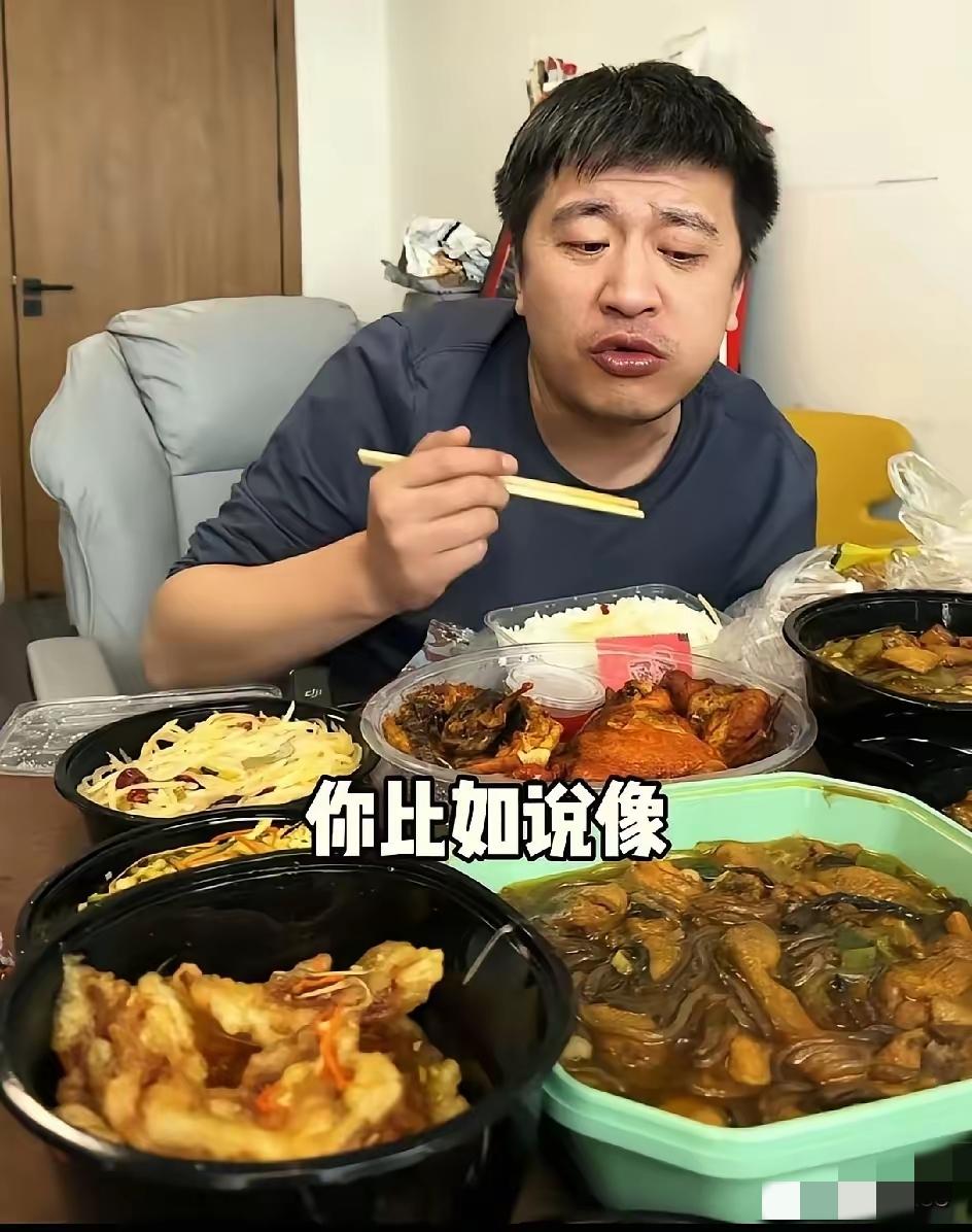 张雪峰最后一餐曝光，一碗米饭配六碟重油外卖，看得人既心疼又警醒。长期久坐直