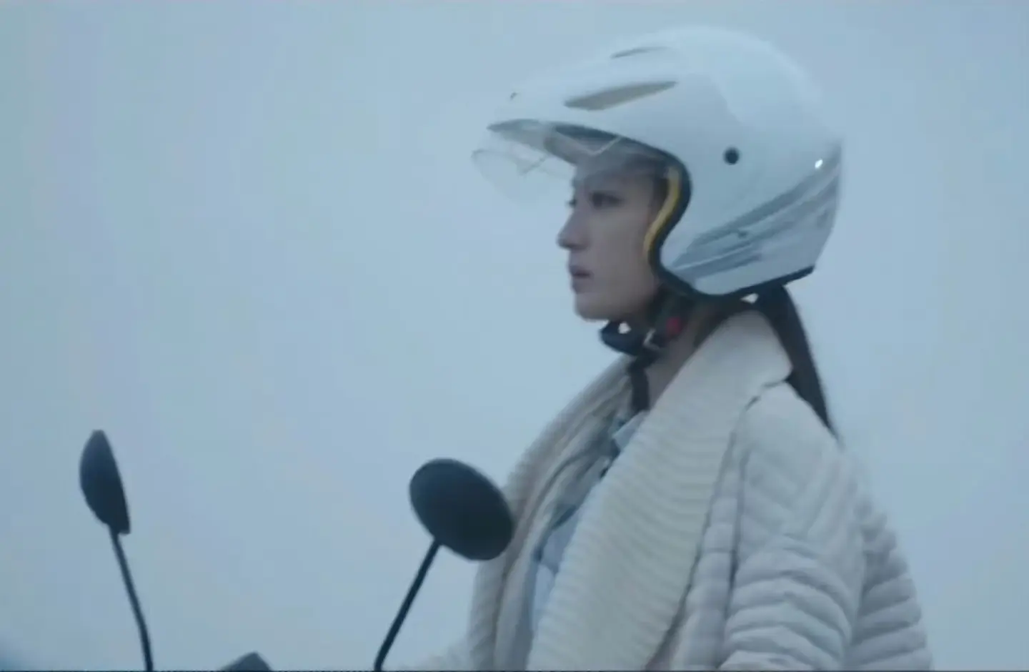 感觉王楚然自己笑了半个钟头才开始演​