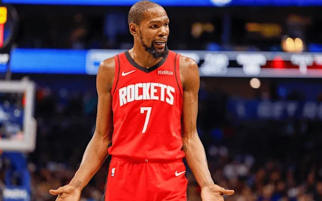 火箭记者更新动态，谈到了火箭的赛程安排：火箭本赛季的诡异开局仍在延续，他们至今