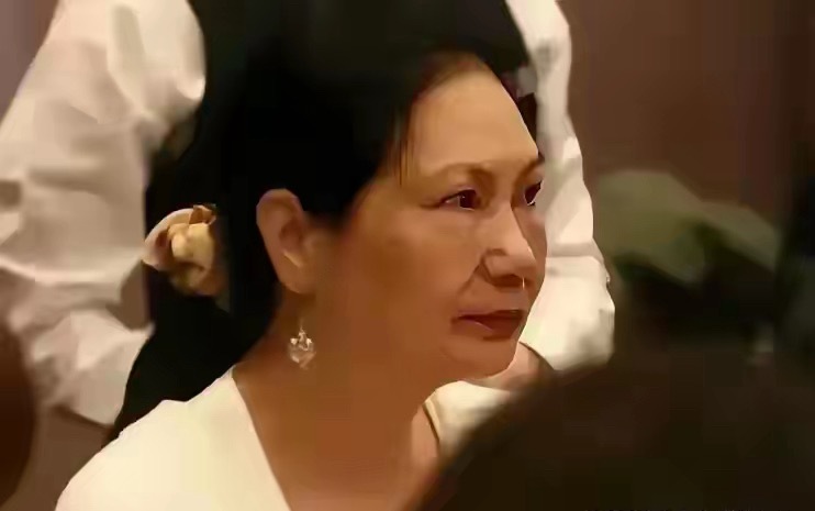 黄春梅家的御用记者张又出来喊话了：端午节和六一节，都是黄春梅和具俊晔、小S一起过