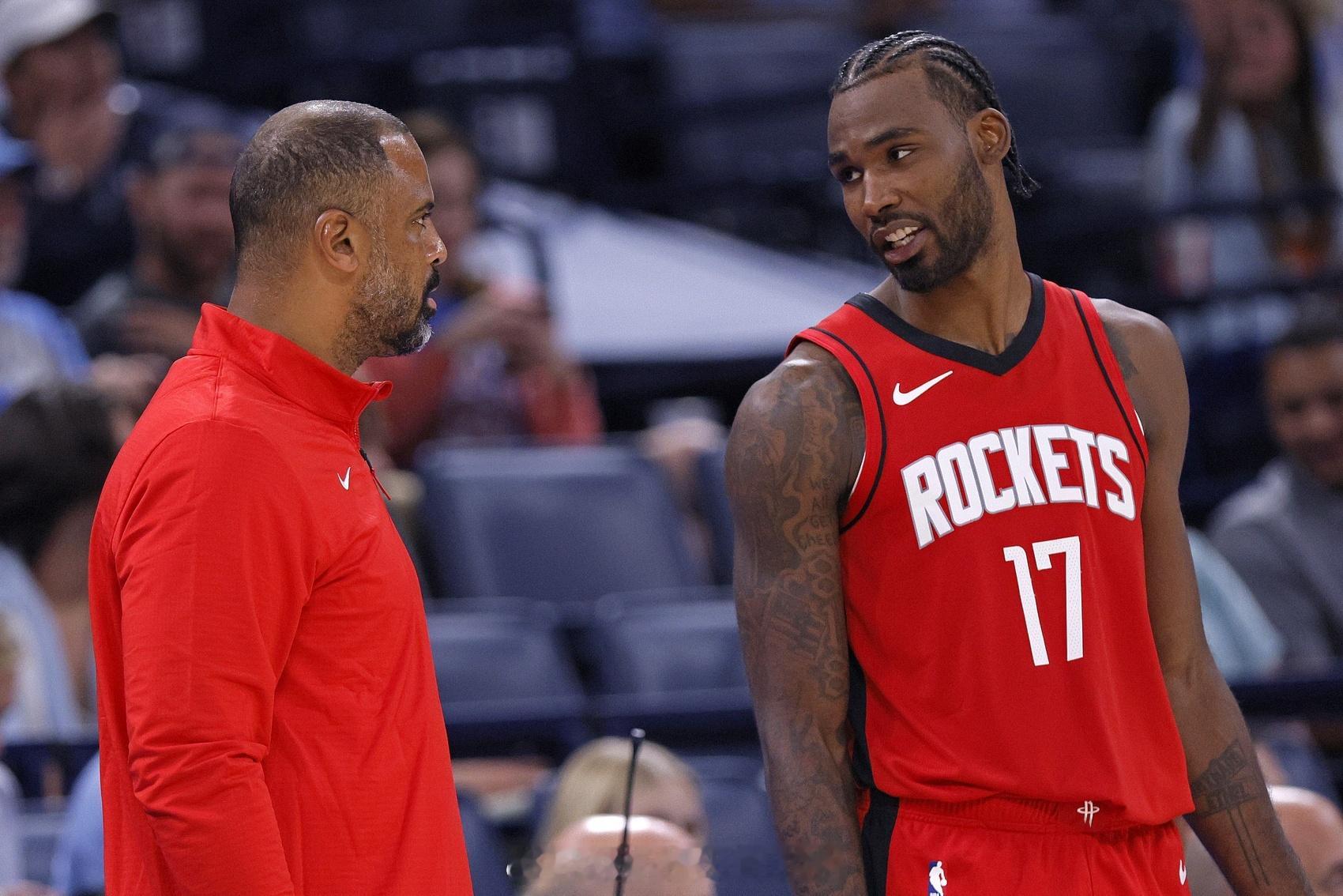 乌度卡谈伊森：“伊森是一个非常特别的球员，即使你没有专门为他设计战术，他也能影响