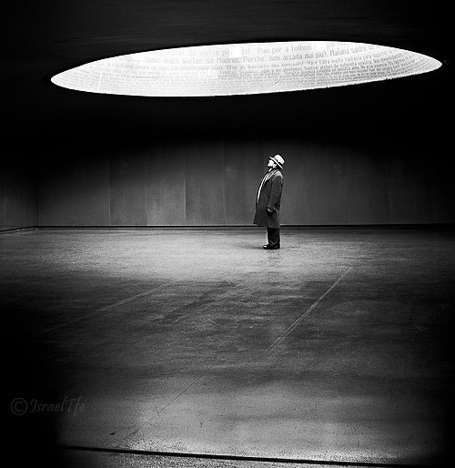 其实，一个人的认知就相当于他给自己画了一个圈，他只能看见和感受到在圈内的这个世界