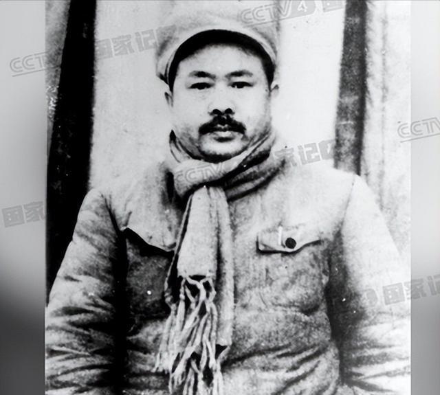 1928年3月，任弼时被捕，在他押往安庆的路上，突然遇到了老熟人，两人四目相对，