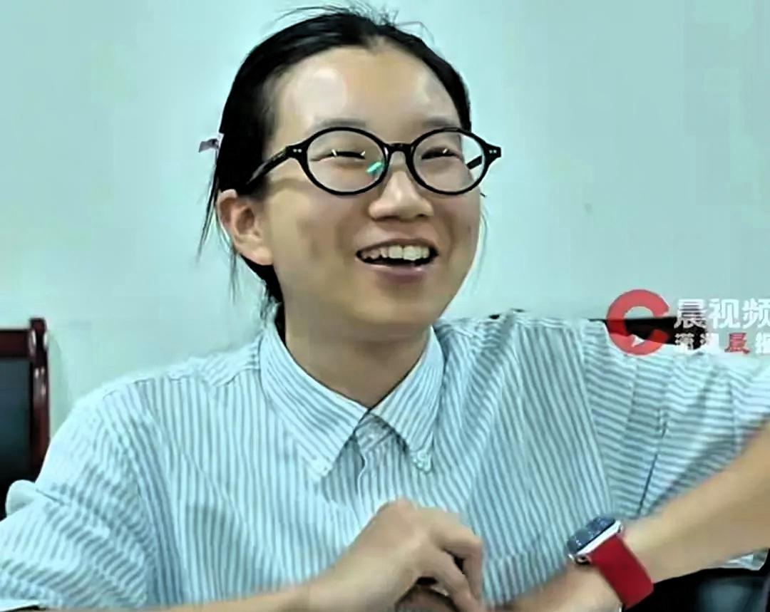 长沙医学院最近火了，因为该校第一临床学院学生曾欣，是建校以来第一个考上北京大学研