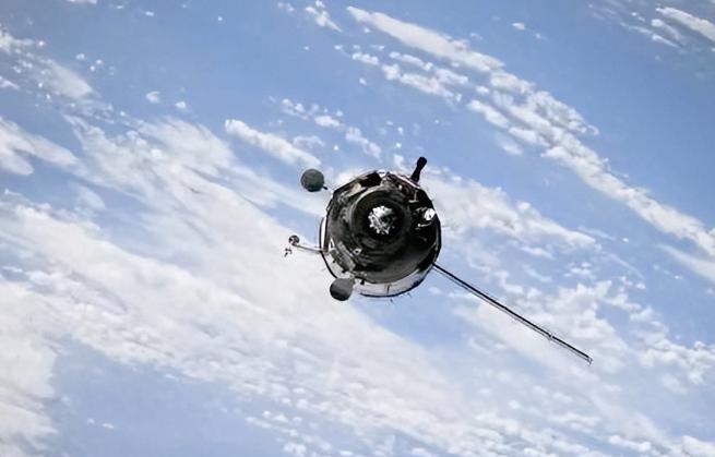 刚上天20天就“罢工”失控了！这颗编号35956的卫星，11月27日才发射，结果