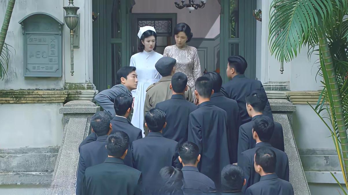 追剧《沉默的的荣耀》,昨晚的剧情,曾黎饰演的次长夫人王碧奎的气势绝了!气场全开!