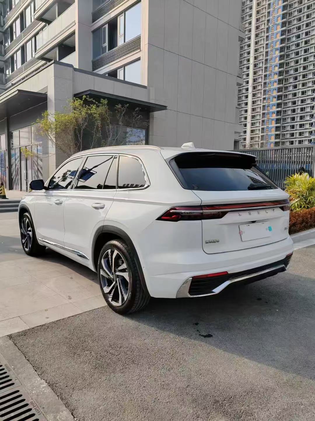 预算9万，想淘一台二手紧凑型SUV，很多车友会在吉利星越L和本田CR-V之间反复纠结。一台是国产配置