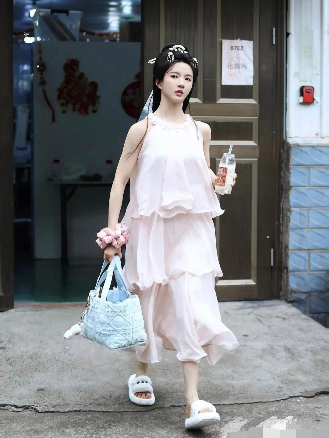 明明是同一条裙子，咋有一条这么像山寨的