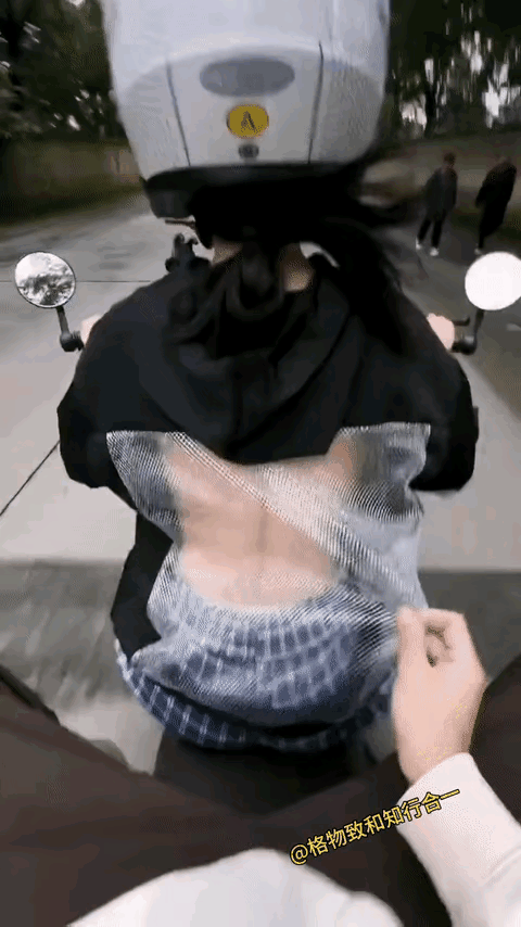 这样有点危险，不要拿生命开玩笑！社会百态