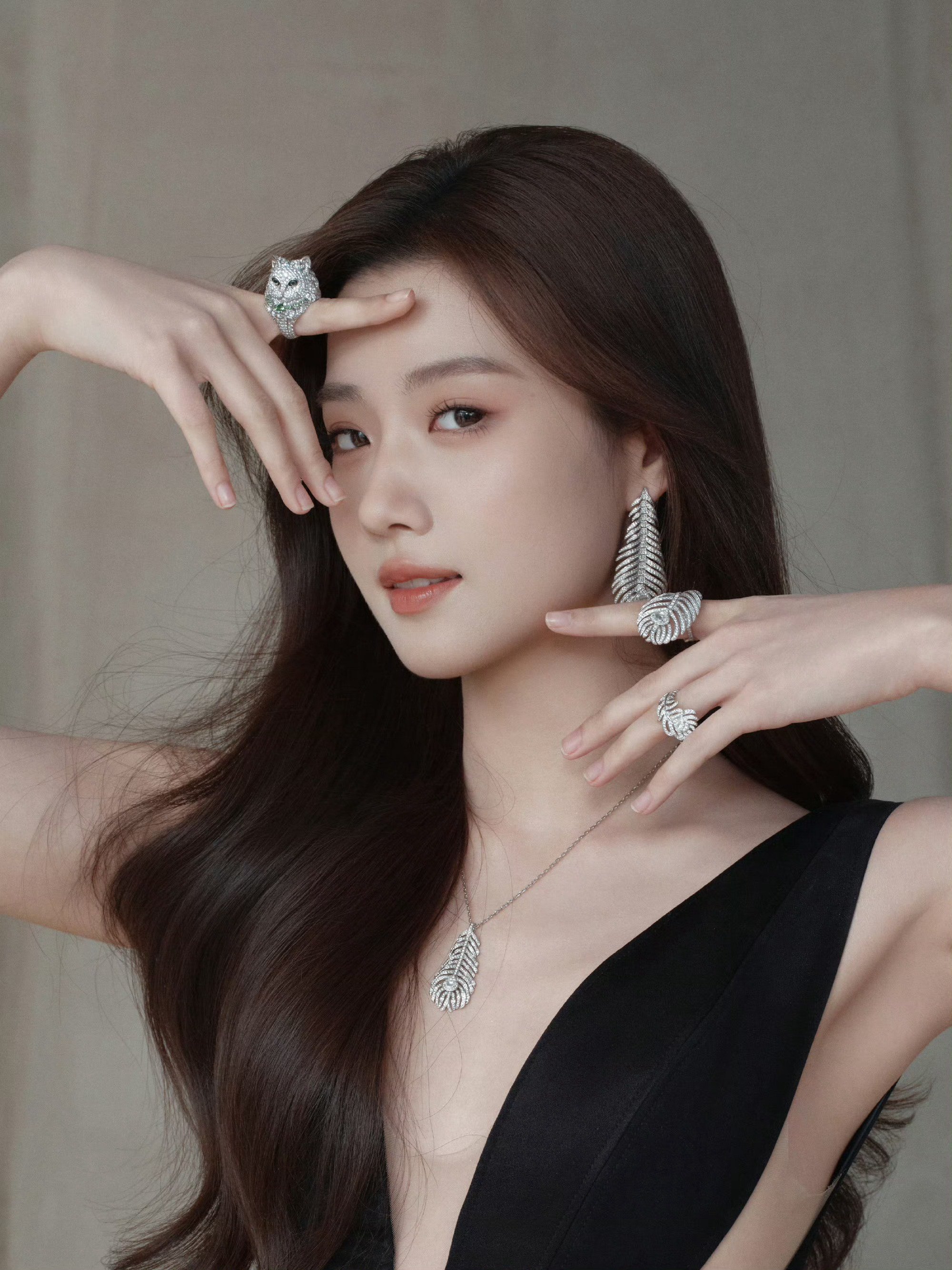 没错就这样好好妆造卢昱晓！！太美了太美了多发点多发点