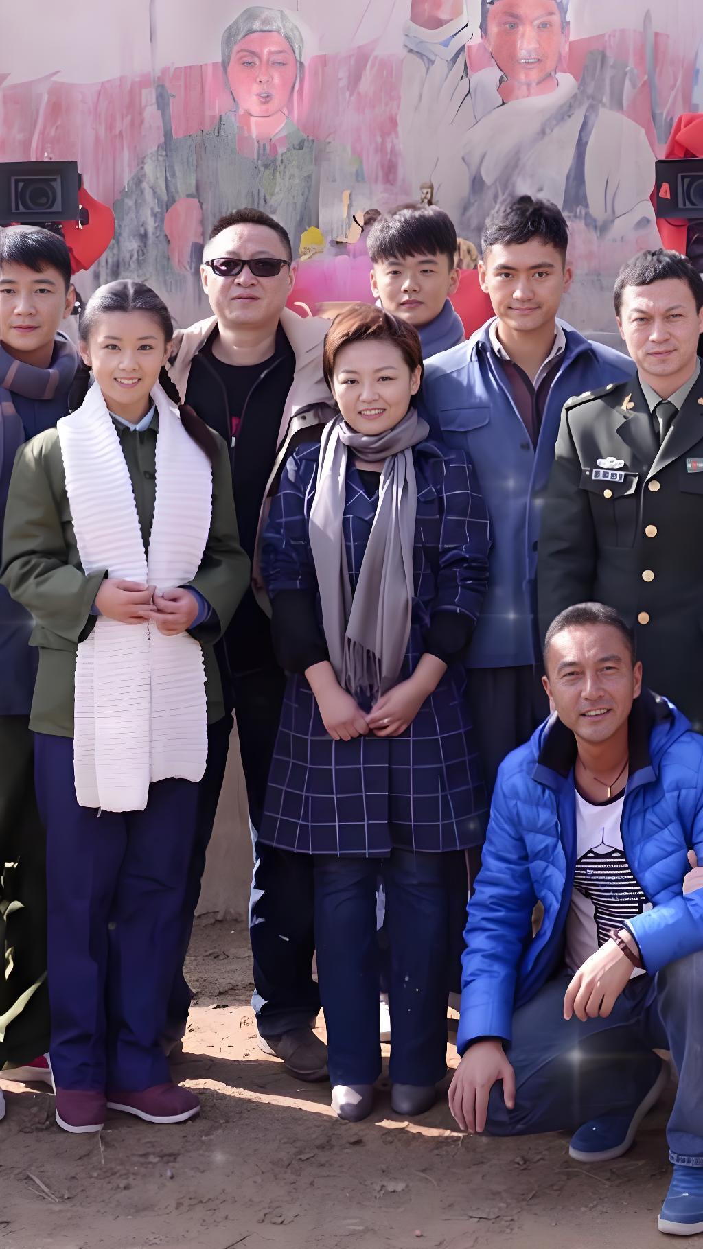 这是一部电视剧的合影，你认出了几位演员？