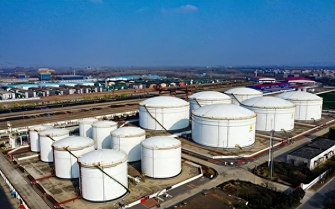 全球算是看清楚中国应对能源危机的实力！当全球陷入油荒，中国还没有到动用石油储备的