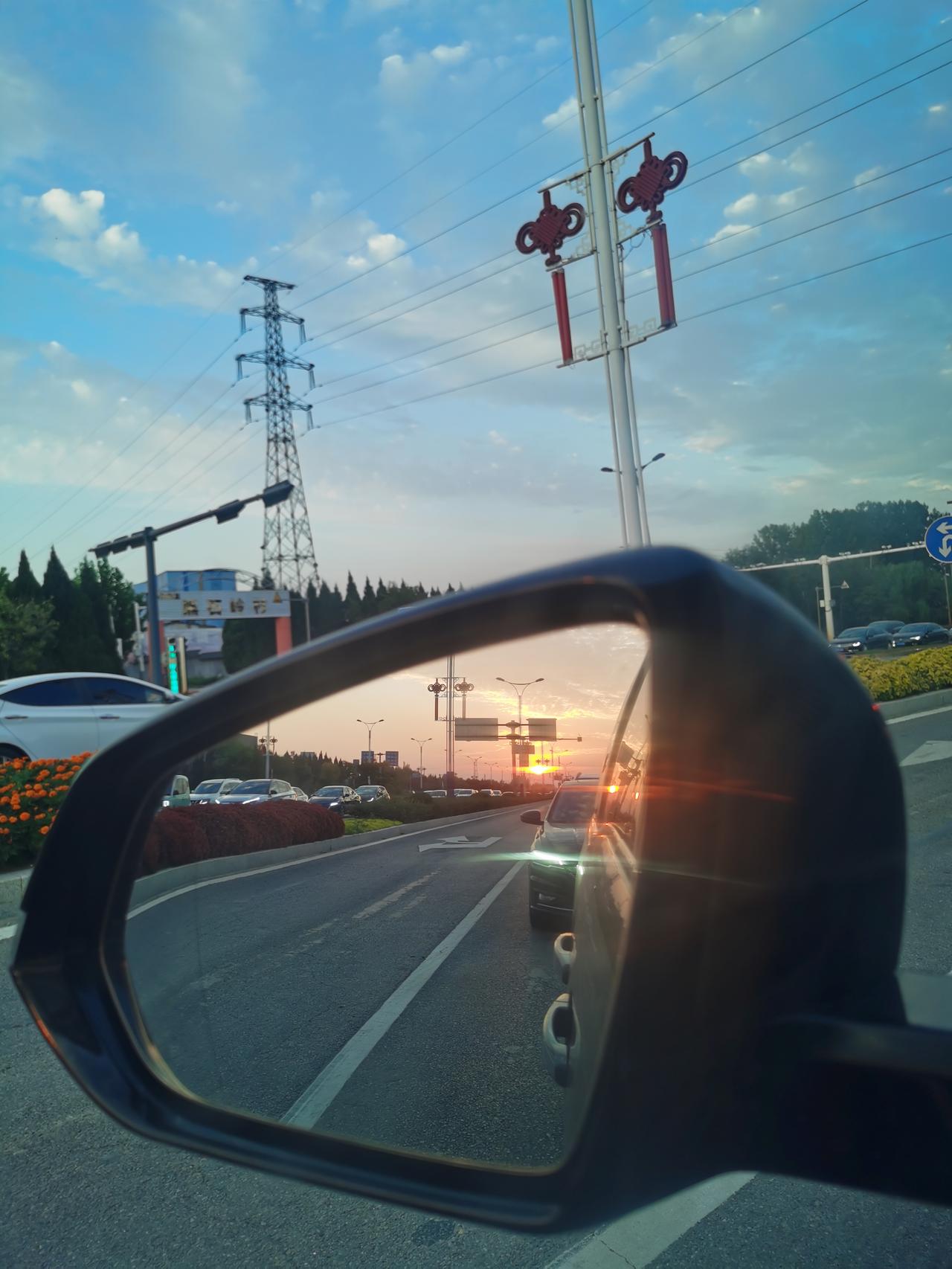 今日运势:乙巳年丙戌月辛未日2025.10.29日鼠:注意低调行事牛: