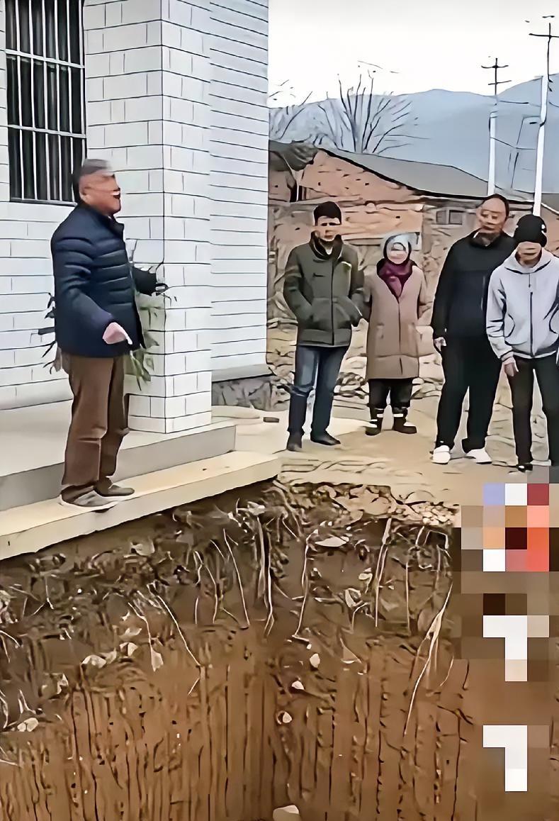 有位大爷歇斯底里的吼着，前面人家要盖房子，他坚持不让人家盖，邻居家一气之下，开辆