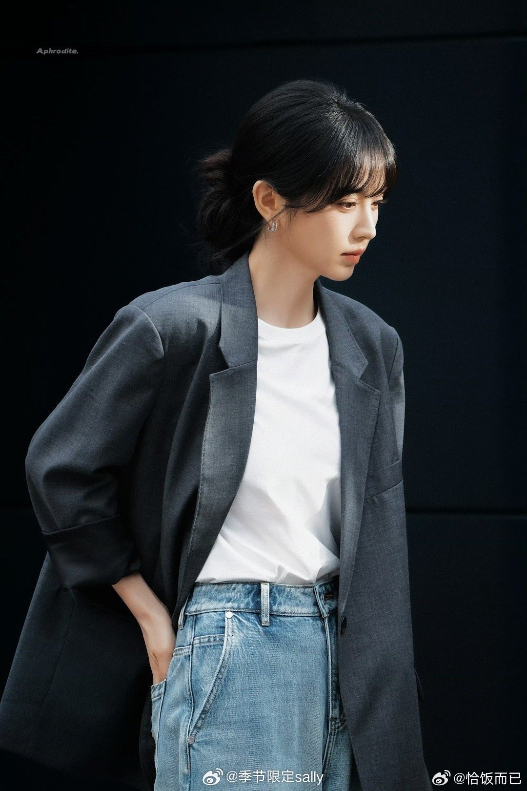 田曦薇天才少女职场装路透，高智感​​​