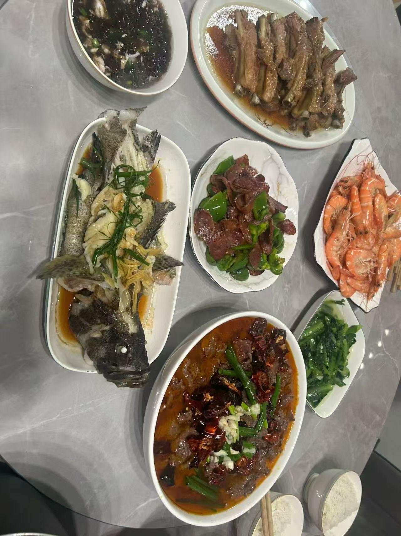 美食家常小炒，色香味俱全，满足你的味蕾！