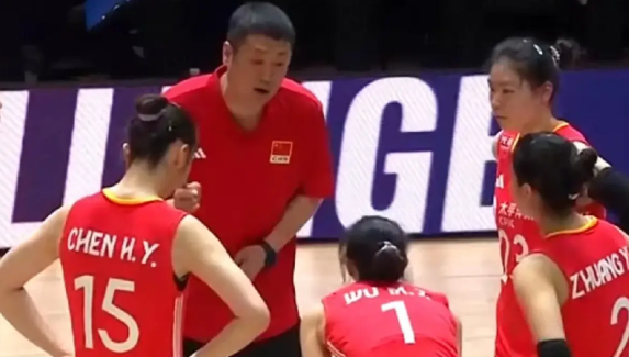 中国女排3:0战胜比利时看到赛后的数据（25-18，27-25，25-13）最