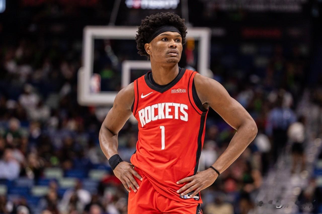 阿门真是铁人啊！1、阿门在常规赛只缺席3场，场均上场时间37.3分...