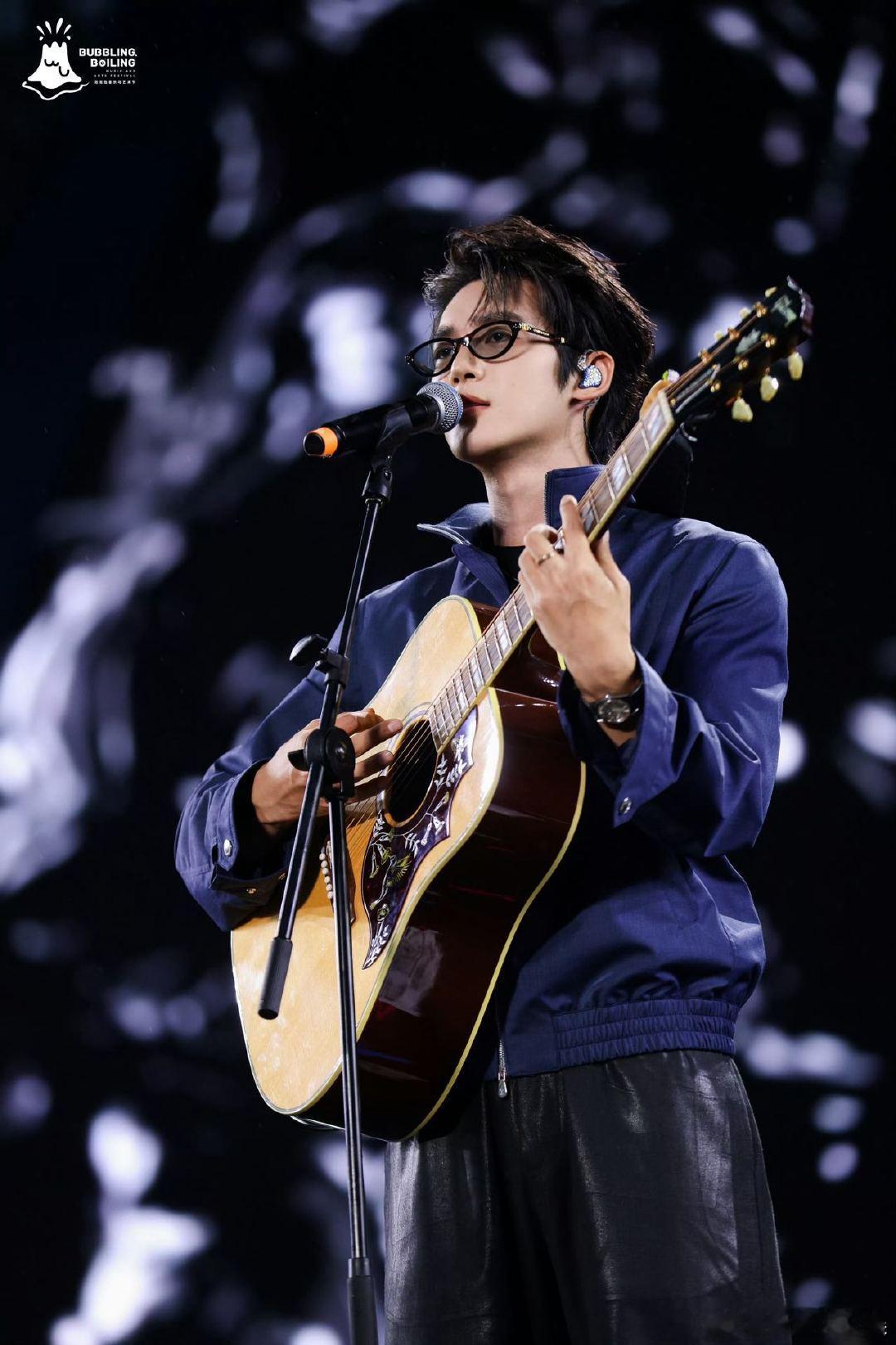 主办方谈音乐节顶流扛票房作为泡泡岛音乐节的阵容和艺人负责人，NN眼中的“顶流”