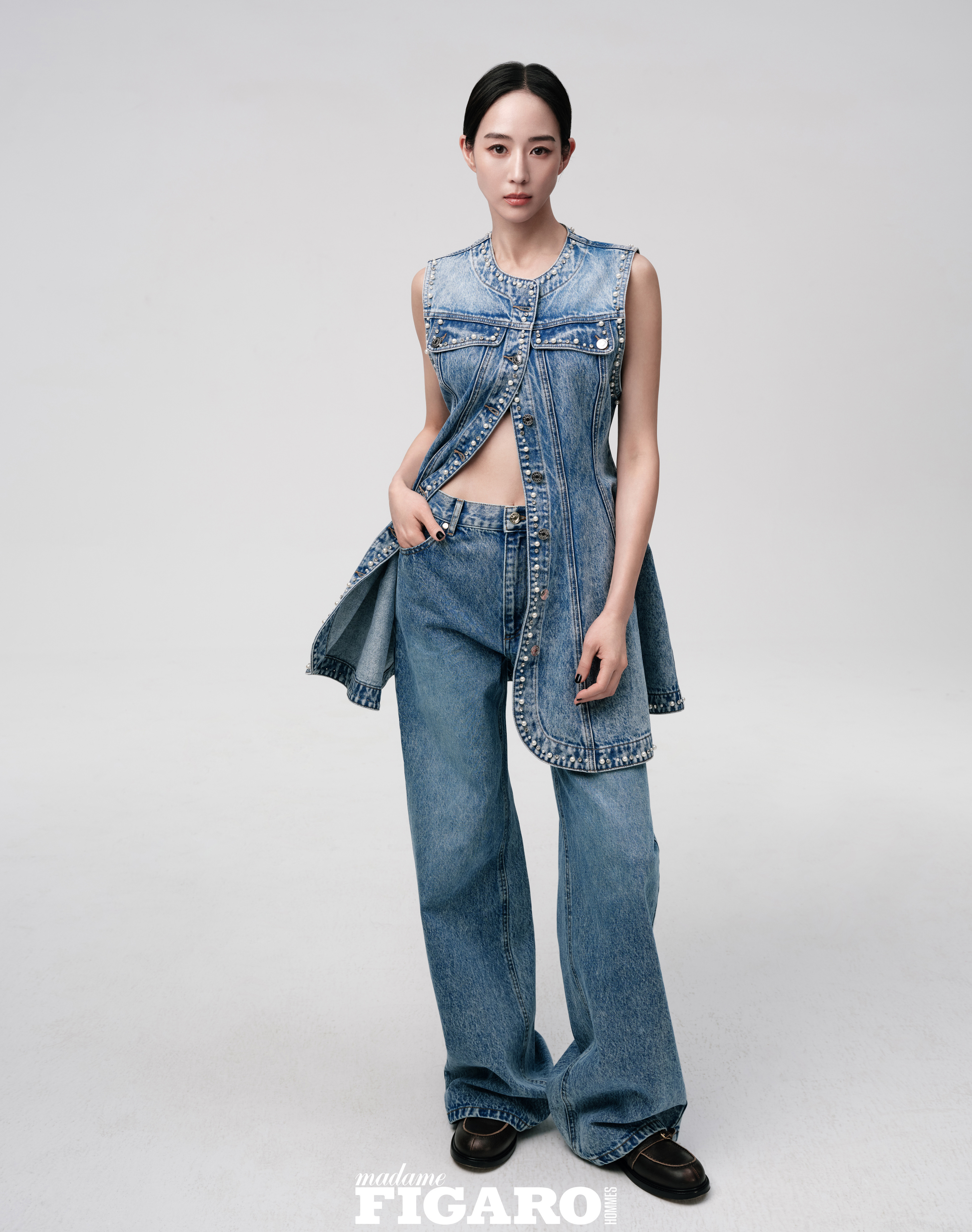 张钧甯露腰牛仔套装谁懂呀，太喜欢张钧甯露腰牛仔套装，时尚的魅力值直接就已经Up