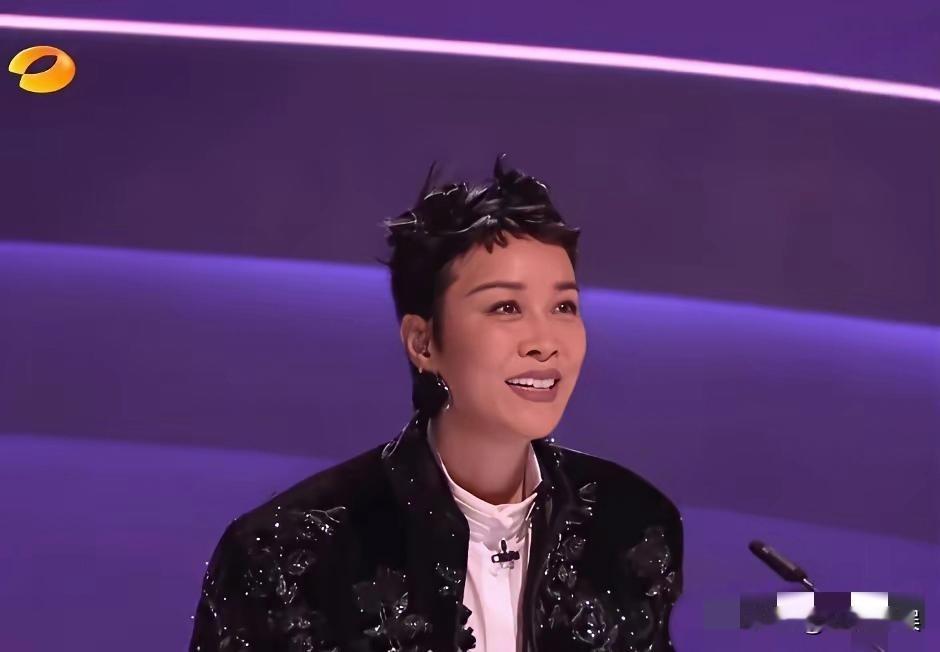 那英，引发热议！近期，那英又引起热议，不是因为她有了新作品，也不是因为她又有