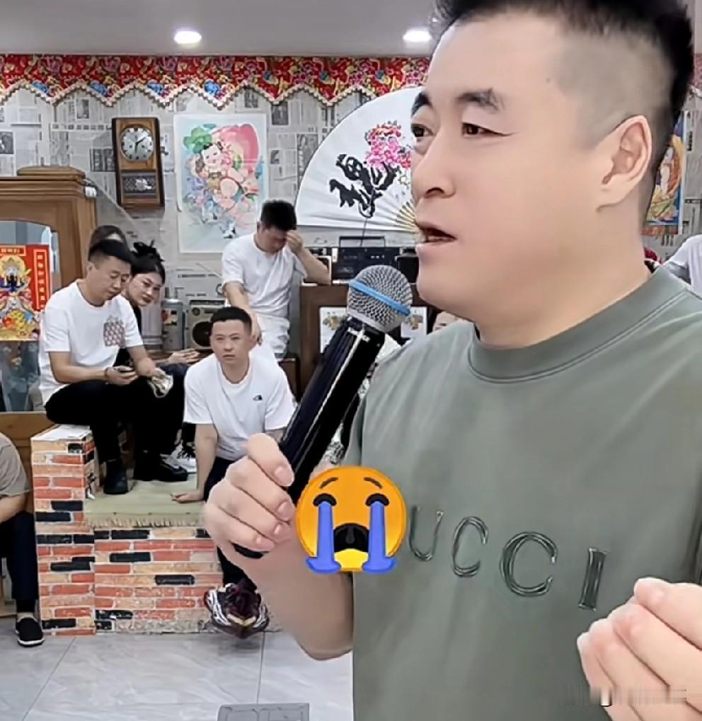 魏三表示翡翠坚决不能退，就是炸碎了也不会退给娇娇！魏三坚