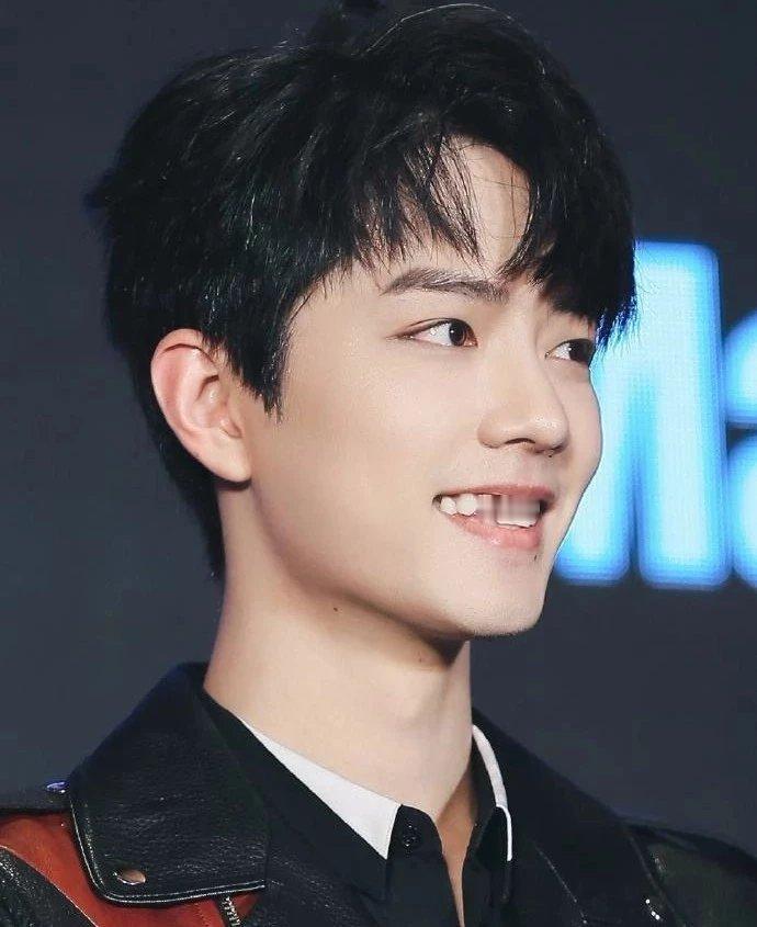 肖战嘿嘿，哥哥真好看​​​