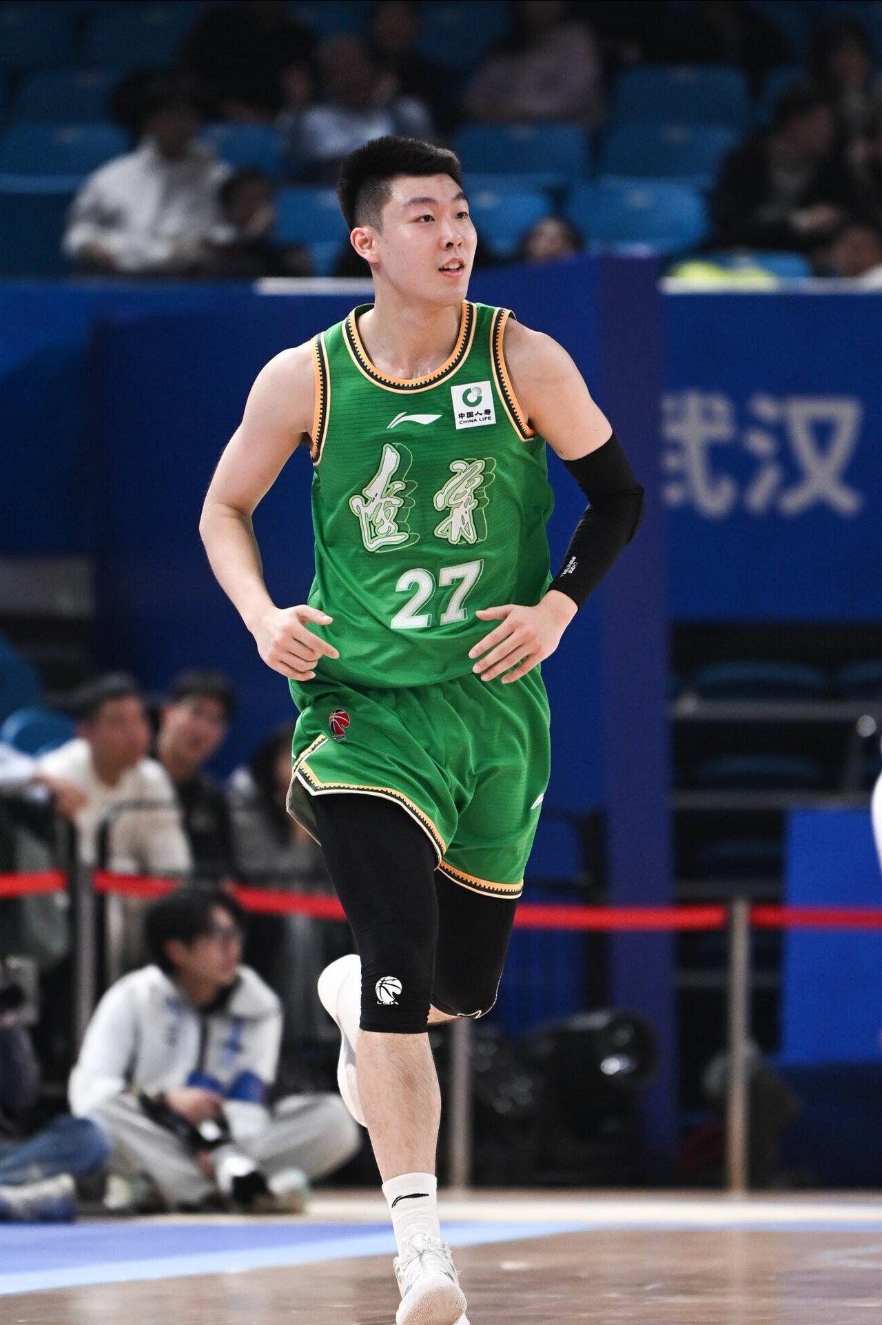余泽辰离开辽篮，新赛季将披挂吉林男篮战袍出战根据媒体人球圈赵探长报道，吉林男篮