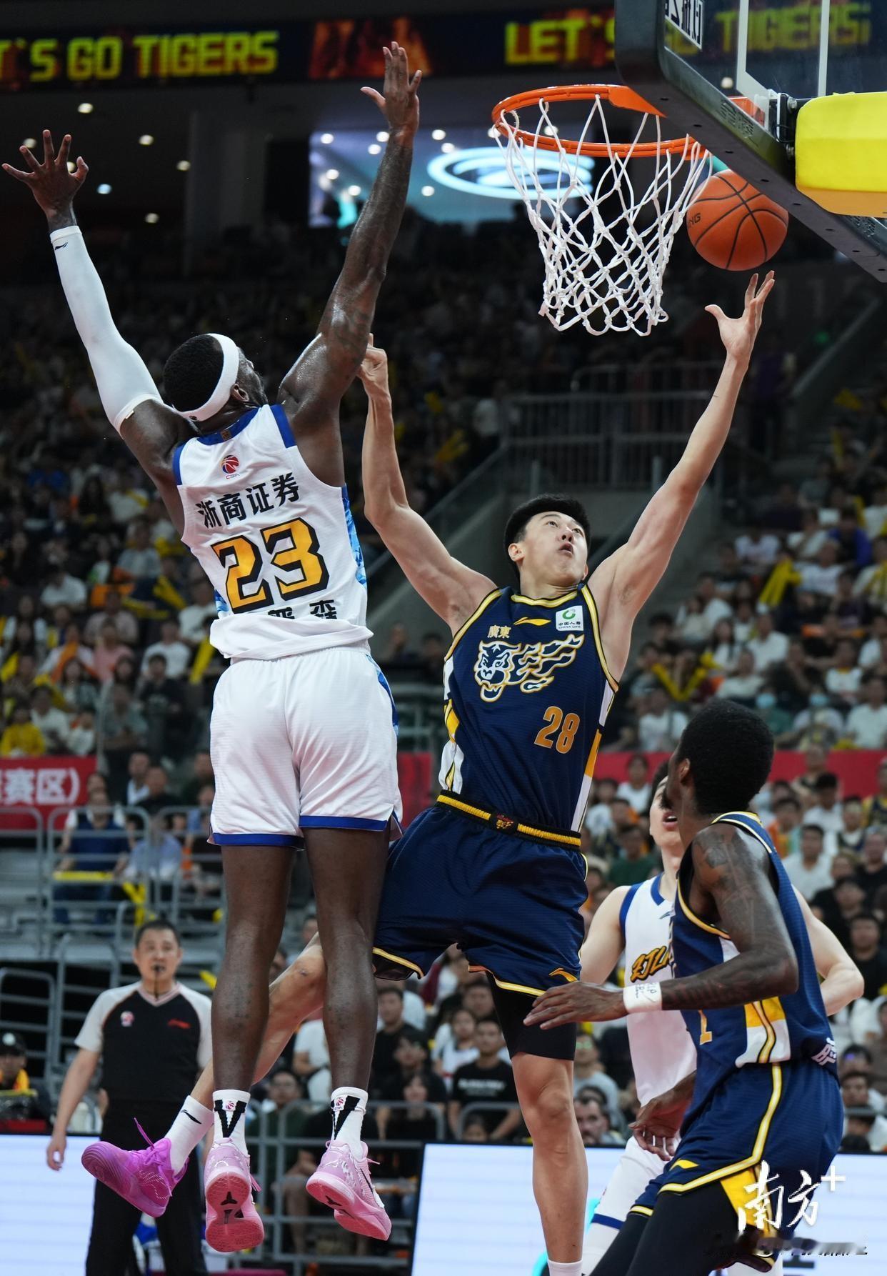 CBA今晚先打两场，争四之战！1.广东宏远VS宁波宁波男篮今年2月1日曾在主