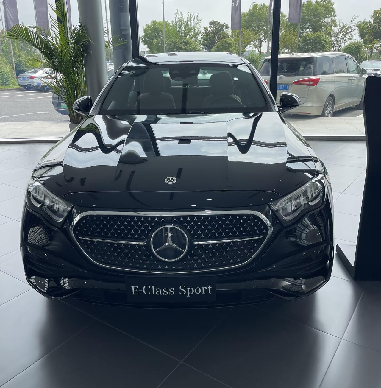 奔驰E300奔驰E级这不就是男人最浪漫的车吗