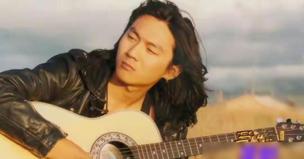 王菲推开家门，一句话没说。旁边的那英冲上去指着高原鼻子就骂，屋里的窦唯，连头都没