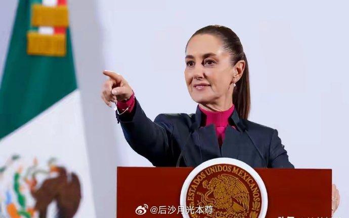 是不是你？说！[笑着哭]真的太魔幻了。3月18日，晴，墨西哥总统府的窗边春光绮