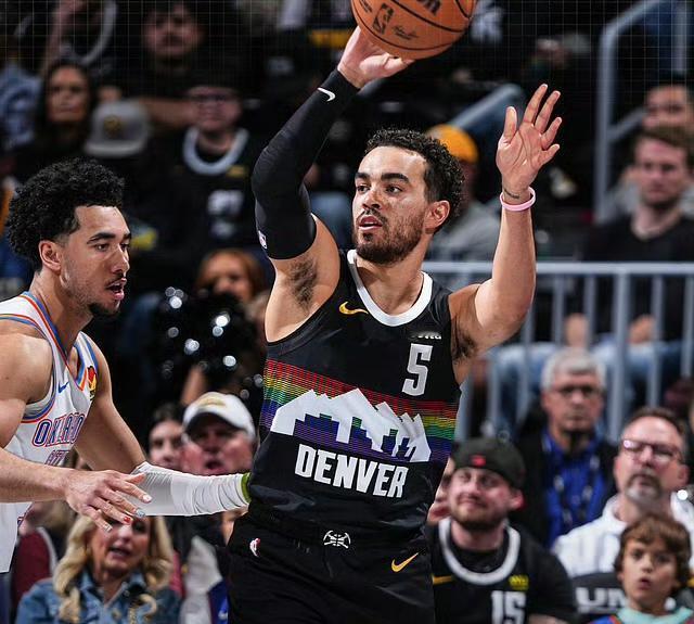 掘金127-107大胜雷霆，谁是赢球功臣，数据一目了然雷霆轮休了10人，唯独没