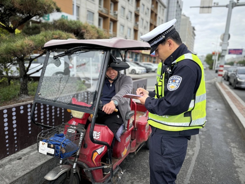 延吉市开展老年代步车专项整治行动