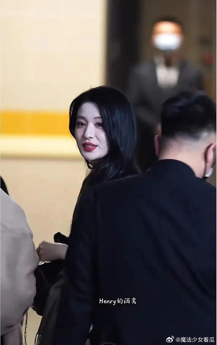 都觉得王楚然五官不够精致，但整体大美人就够了，dou上高赞视频不少，只能说美貌是