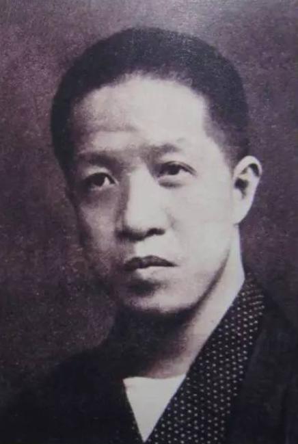 1929年，章太炎到杭州楼外楼吃饭，碰到了蒋介石和宋美龄，双方见了面也不打招呼，
