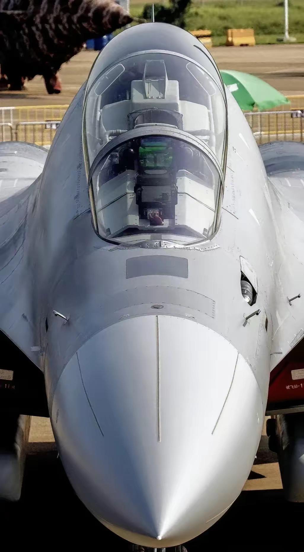 真是坏透了！外机故意添堵，过年都不放过大过年的，南海那边，两架歼-16半夜紧急