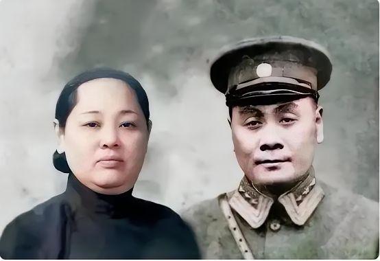 1935年，刘湘当上四川省主席后，妻子周氏觉得自己长得不好看，想让他讨个才貌双全