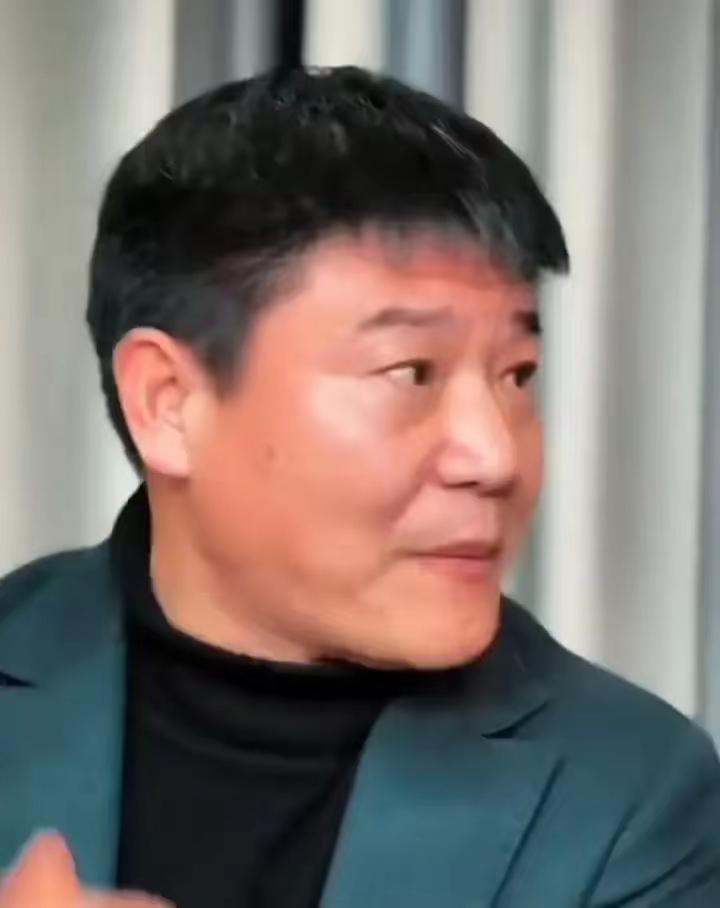 中年之稳，亦是人生大境人到中年，我渐渐活成了一座安静的孤岛。工作上早已不再