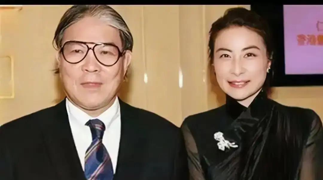 千亿爷爷一周只陪孙1次规矩全由郭晶晶定，米粒掉桌上必须捡回吃掉，爷爷坐对面