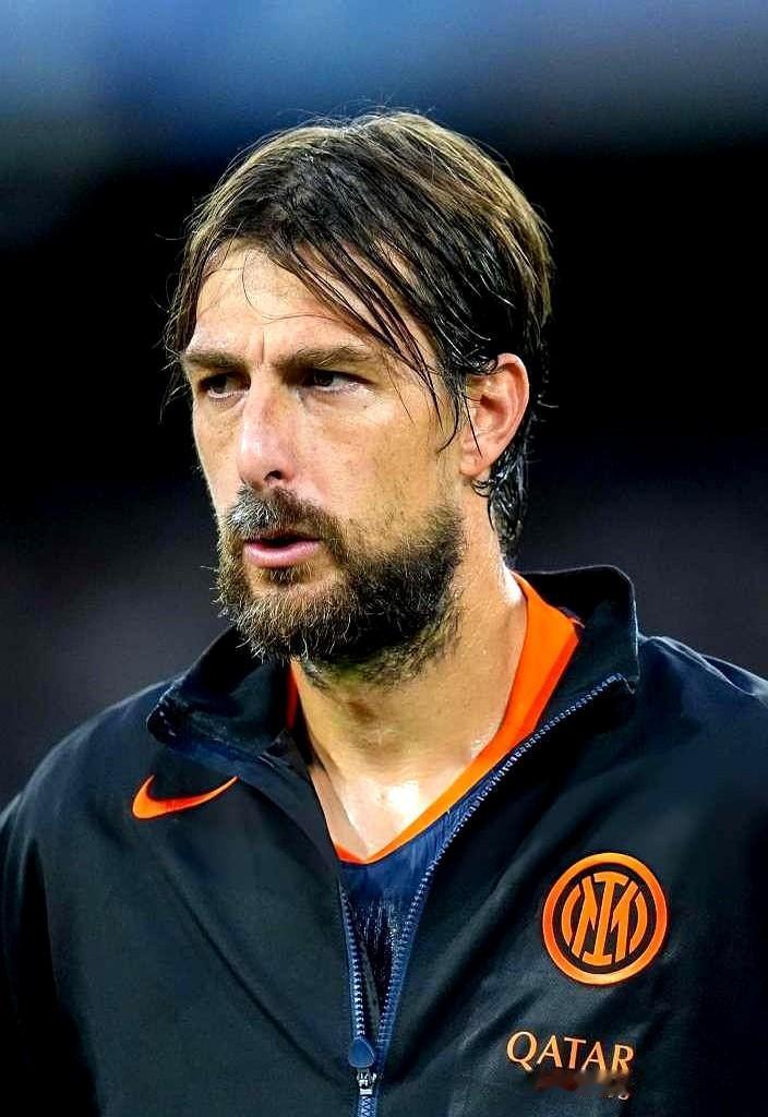 国米2-0赢了比萨，结果赛后炸锅的不是胜利，而是阿切尔比！本以为轮休后的驴大