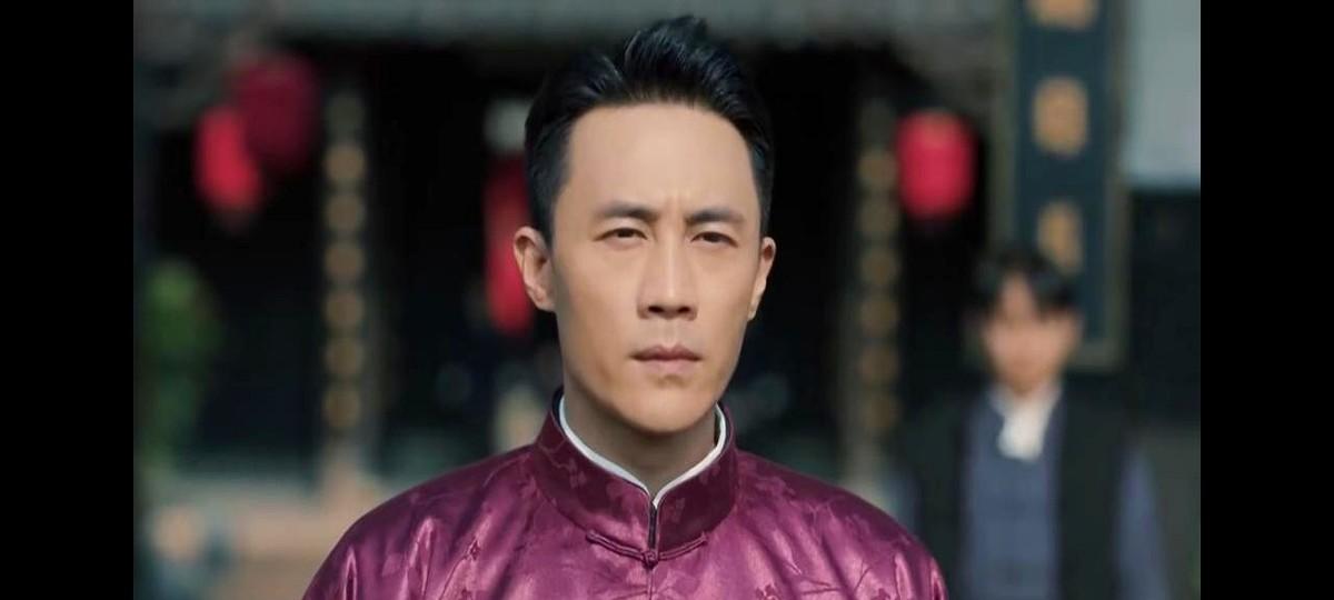 《隐锋》李亨最终还是和陆大小姐结婚了，为了解放事业终究是牺牲了个人的幸福。可