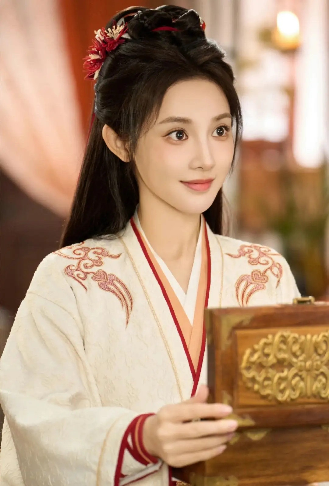 彭小苒这次挺冤的。好不容易和古装男神任嘉伦合作一部剧，受到观众的吐槽就算了，现在