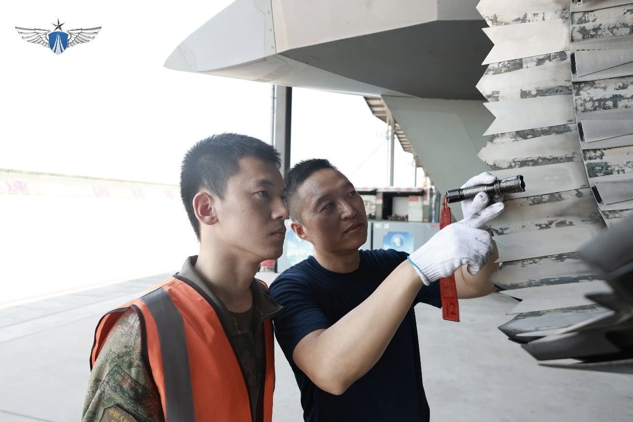 装备太行WS-10C的J20喷口特写希望早日看到装备WS-15的J-20A/S