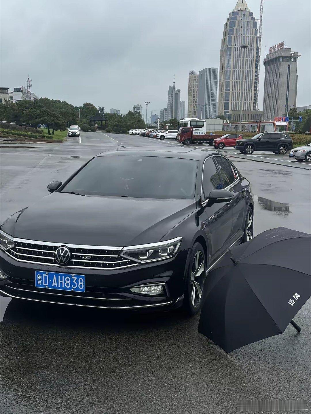 如果你有18万，选迈腾挺合适：真皮座椅质感不错，丹拿音响听感佳，近5米车身气场足