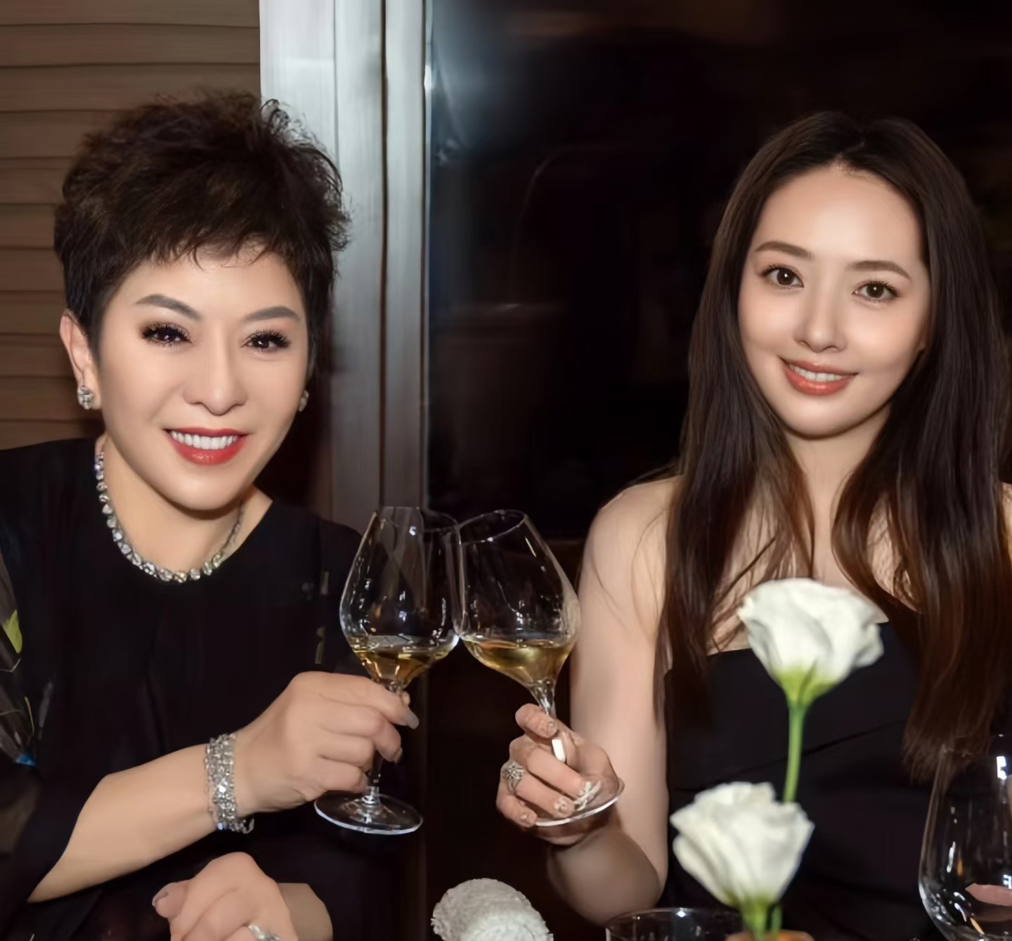 我有种强烈预感，郭碧婷和向佐会一直在一起，不是因为他俩关系有多好，而是因为向