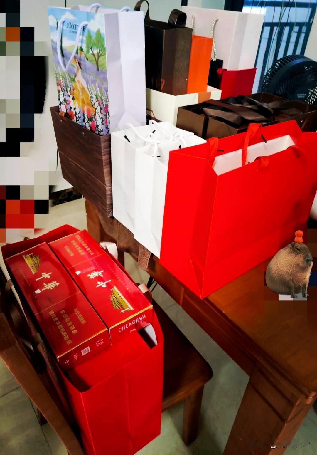 今年过年妹妹的男朋友成了邻居说笑的对象！今年妹妹谈了个男朋友，年前来了我们家一