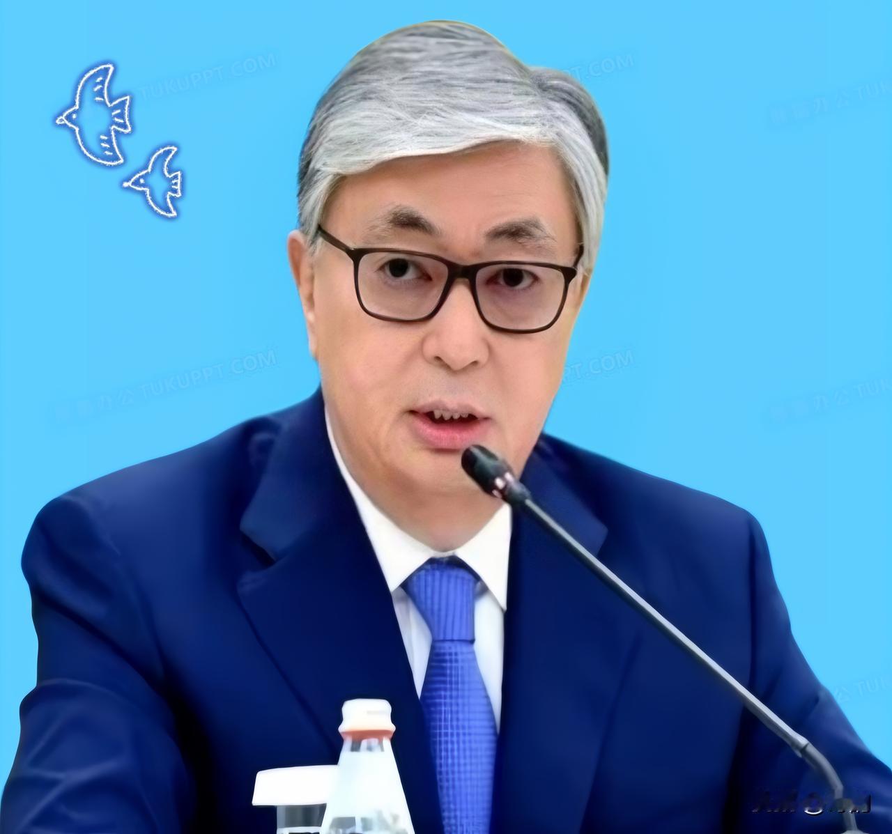 哈萨克斯坦这波操作看得人有点懵：一边猛搞去俄化，一边紧抱外资大腿，但似乎又没敢真