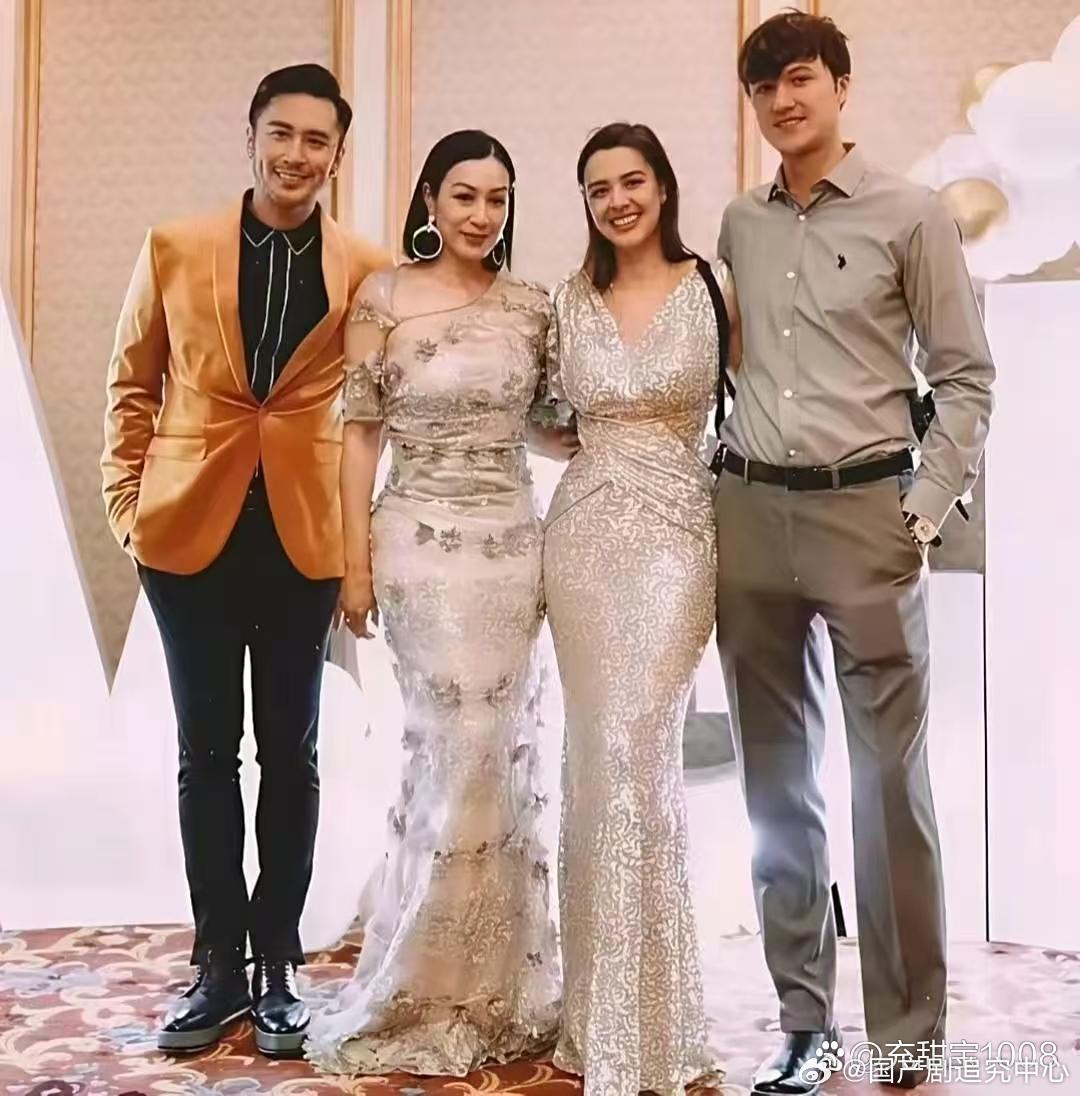 钟丽缇与女儿女婿，颜值都这么高的！