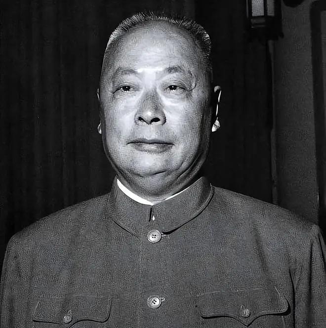 在十大元帅中，陈毅陈老总创下过哪些“唯一”呢？他是唯一一位没有参加过长征的元